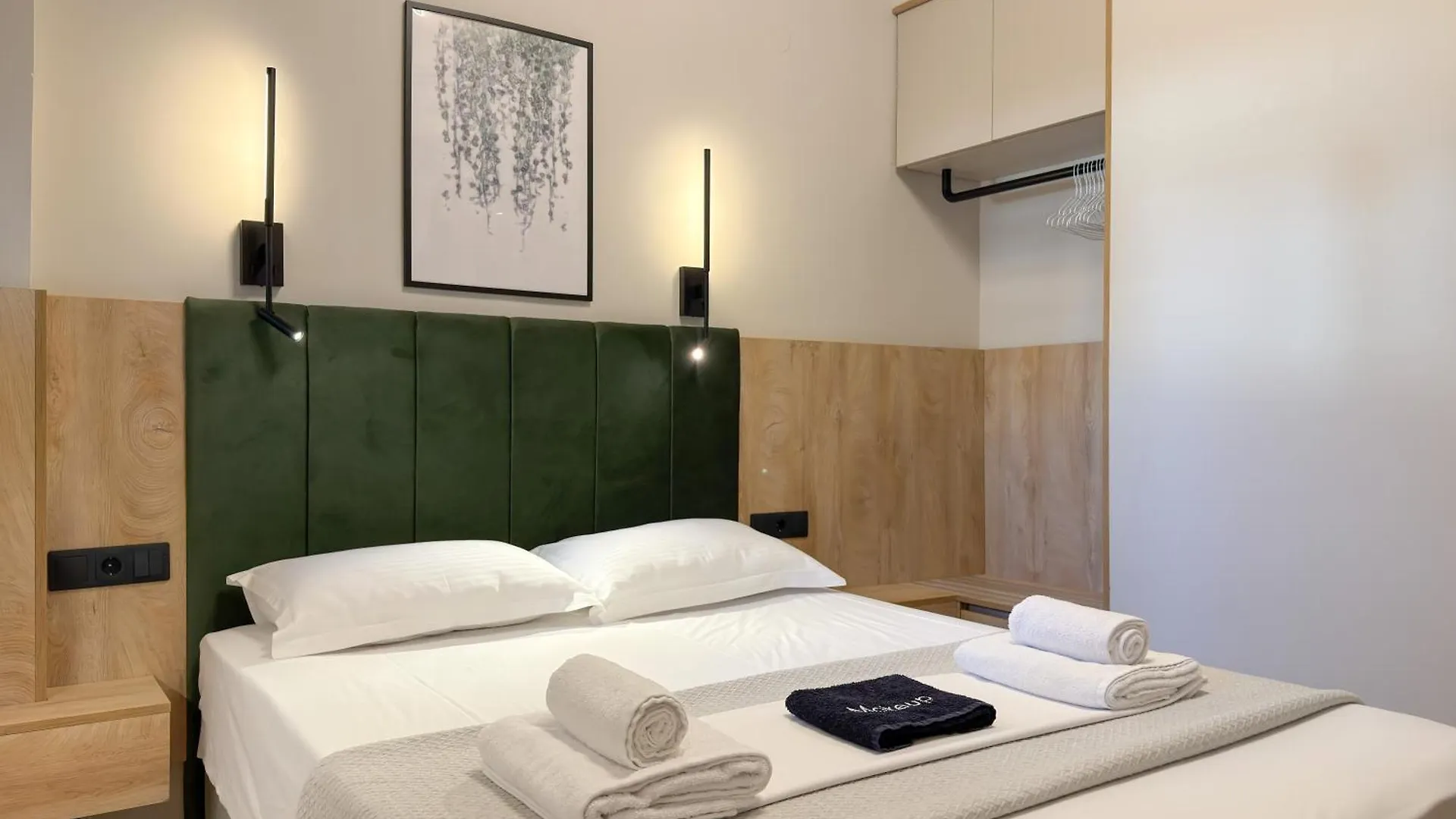 LIV Luxury Central A-B Soluň 0*,  Řecko