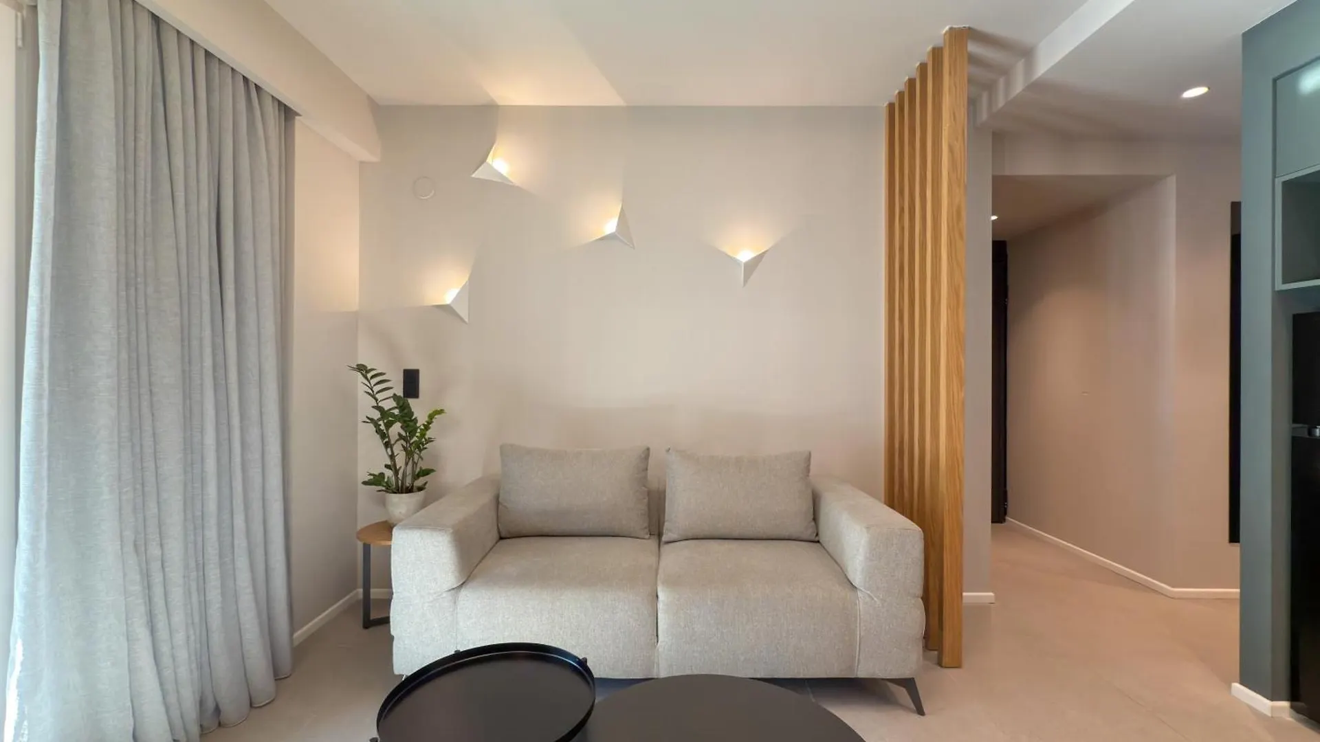 LIV Luxury Central A-B Soluň 0*,